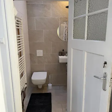 Spacious Cosy With Private Bathroom 3*