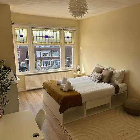 Spacious Cosy With Private Bathroom *